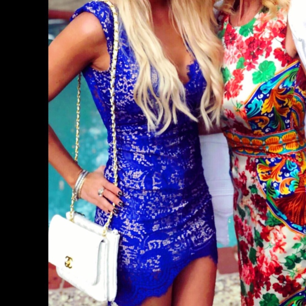 Blue lace dress - Picture 1 of 6